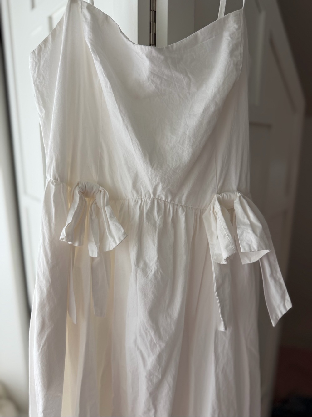Astr The Label Poplin Midi Dress with Bow Details in White - Picture 3 of 3